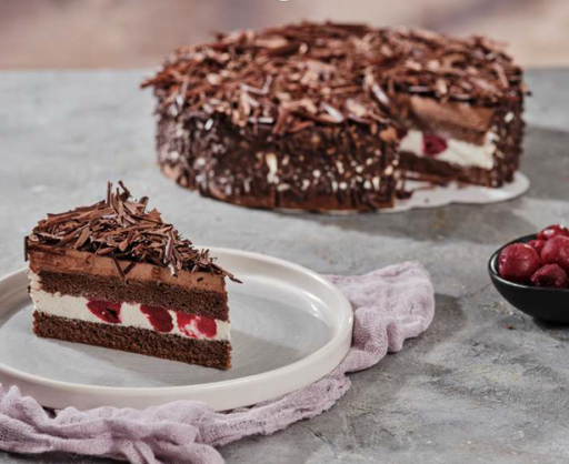 [Y100292] Zwarte soesjes cake ( Kara Orman Meyveli Pasta ) 